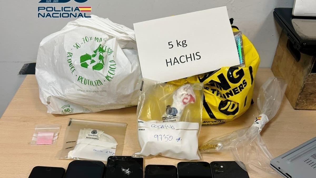 Sustancias incautadas en el registro de una vivienda en el barrio Delicias.