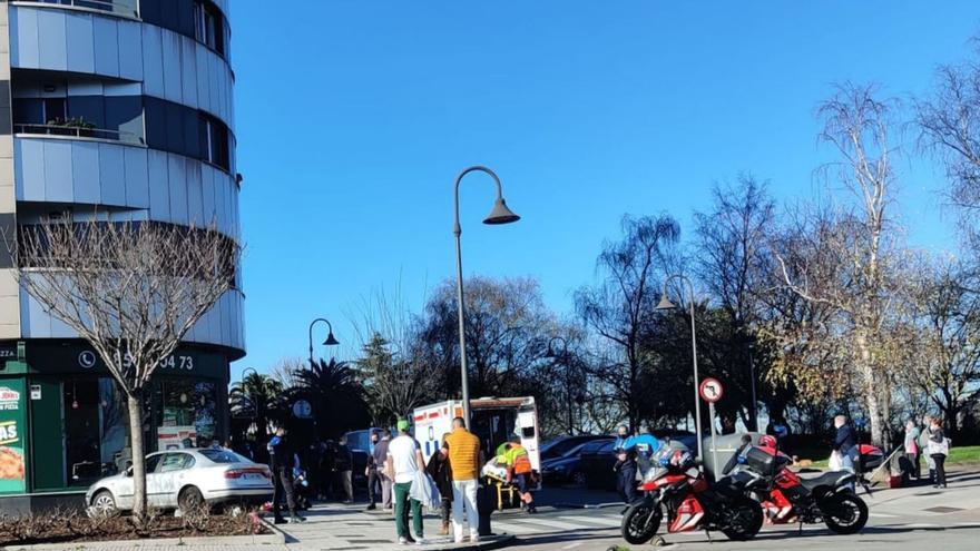 Una mujer, herida en la pierna tras sufrir un atropello en Gijón