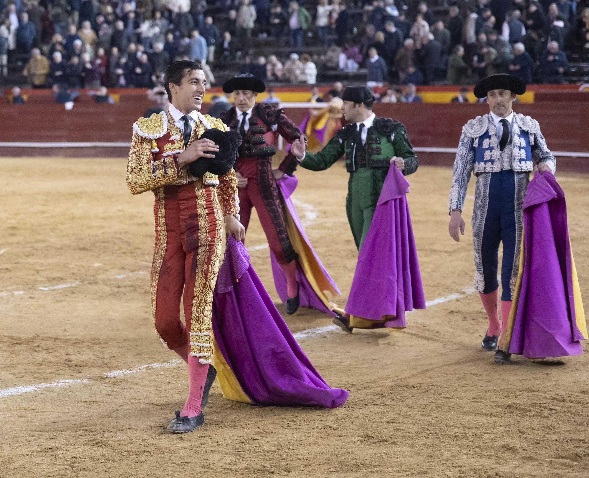 Paco Ureña y Francisco de Manuel pasea una oreja en la Feria de Fallas