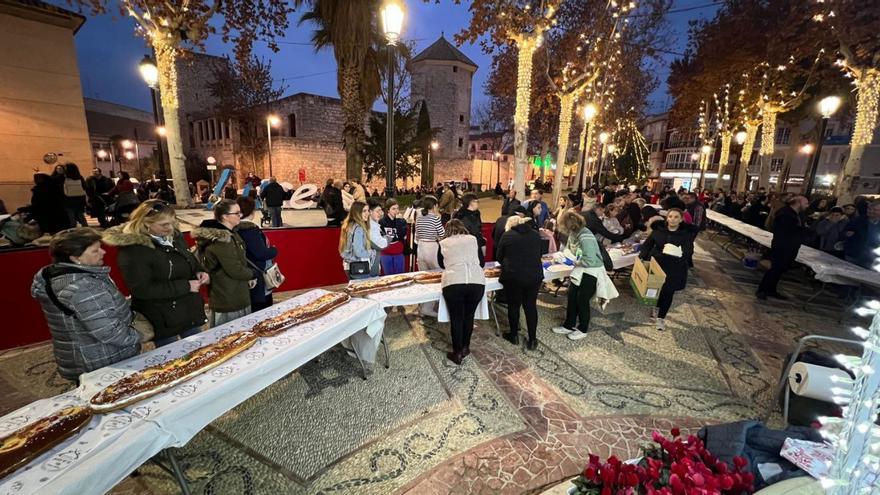 La solidaridad en 5.000 porciones de Roscón de Reyes en Lucena