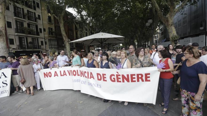 El Lobby de Dones y varios ayuntamientos condenan el crimen