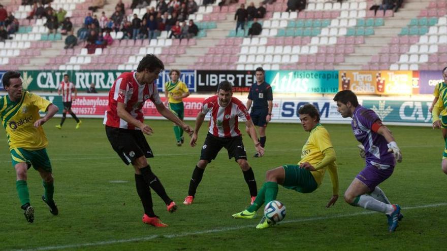 Carlos de la Nava y Gavilán en el encuentro de ida ante el Tropezón