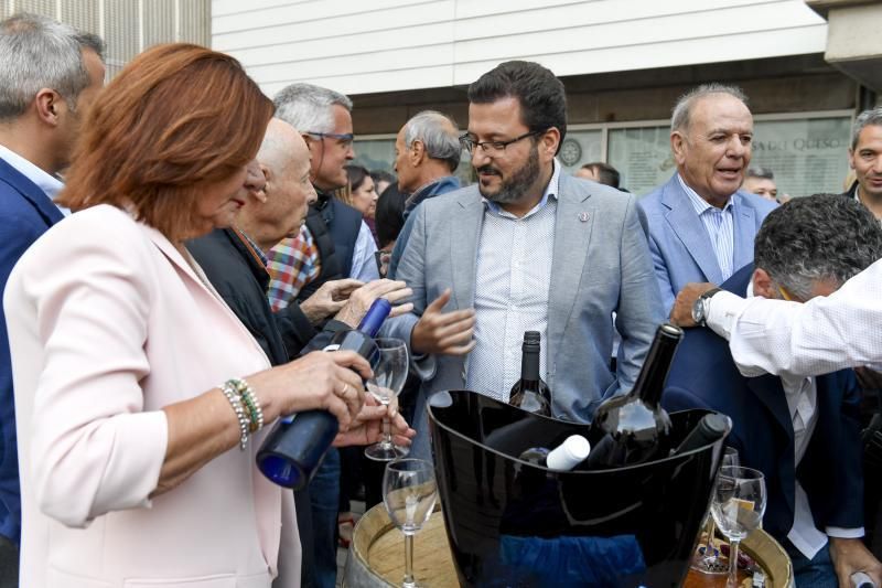 GRAN CANARIA  14-05-2018   LAS PALMAS DE GRAN CANARIA. Descorche de la primera botella de vino de esta temporada. FOTOS: JUAN CASTRO  | 14/05/2018 | Fotógrafo: Juan Carlos Castro