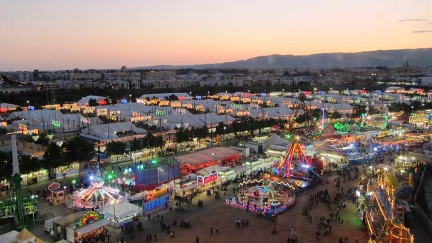 La policía interviene 16 sustancias estupefacientes y dos armas blancas en la Feria