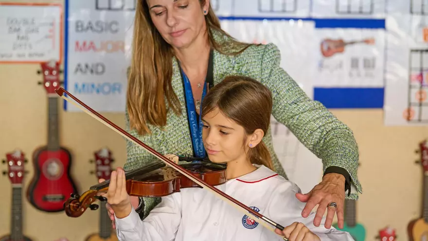 Descubre cómo este colegio prepara a sus alumnos para Harvard, Oxford y Cambridge
