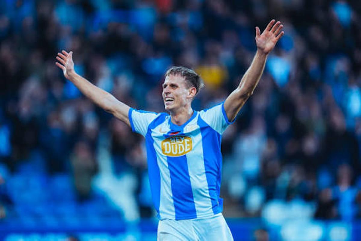 Radulovic celebra un gol con el Huddersfield Town.