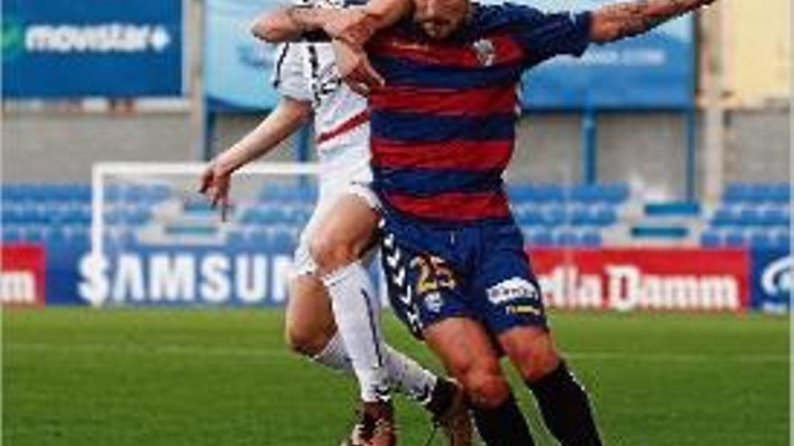 Samu de los Reyes, en el partit contra l&#039;Albacete a Palamós.