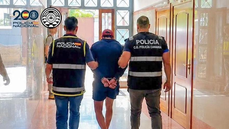 На Тенерифе затримали чоловіка за систематичне цифрове переслідування жінки