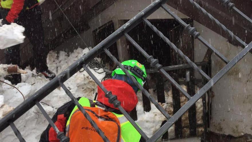 Búsqueda sin descanso bajo la nieve