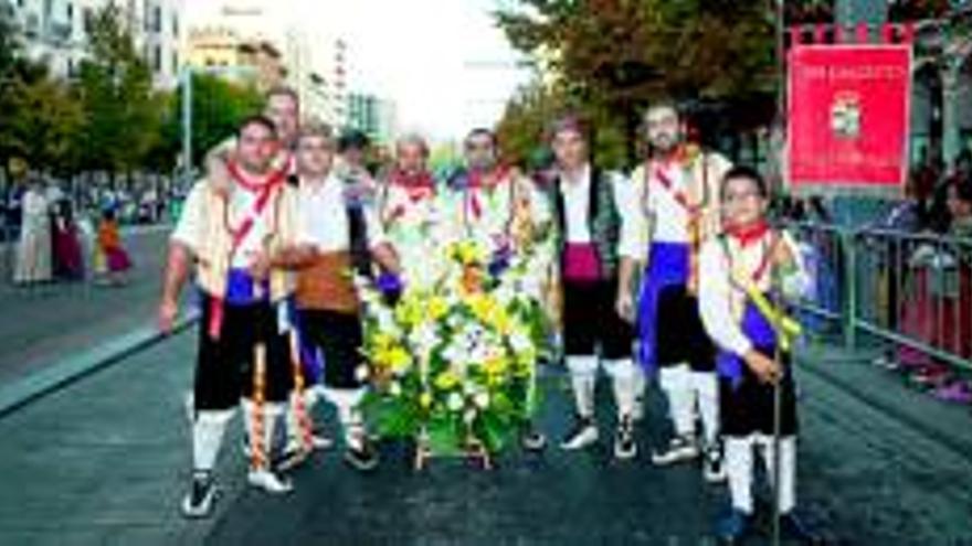 Desfile de fervores y tradiciones en el Pilar