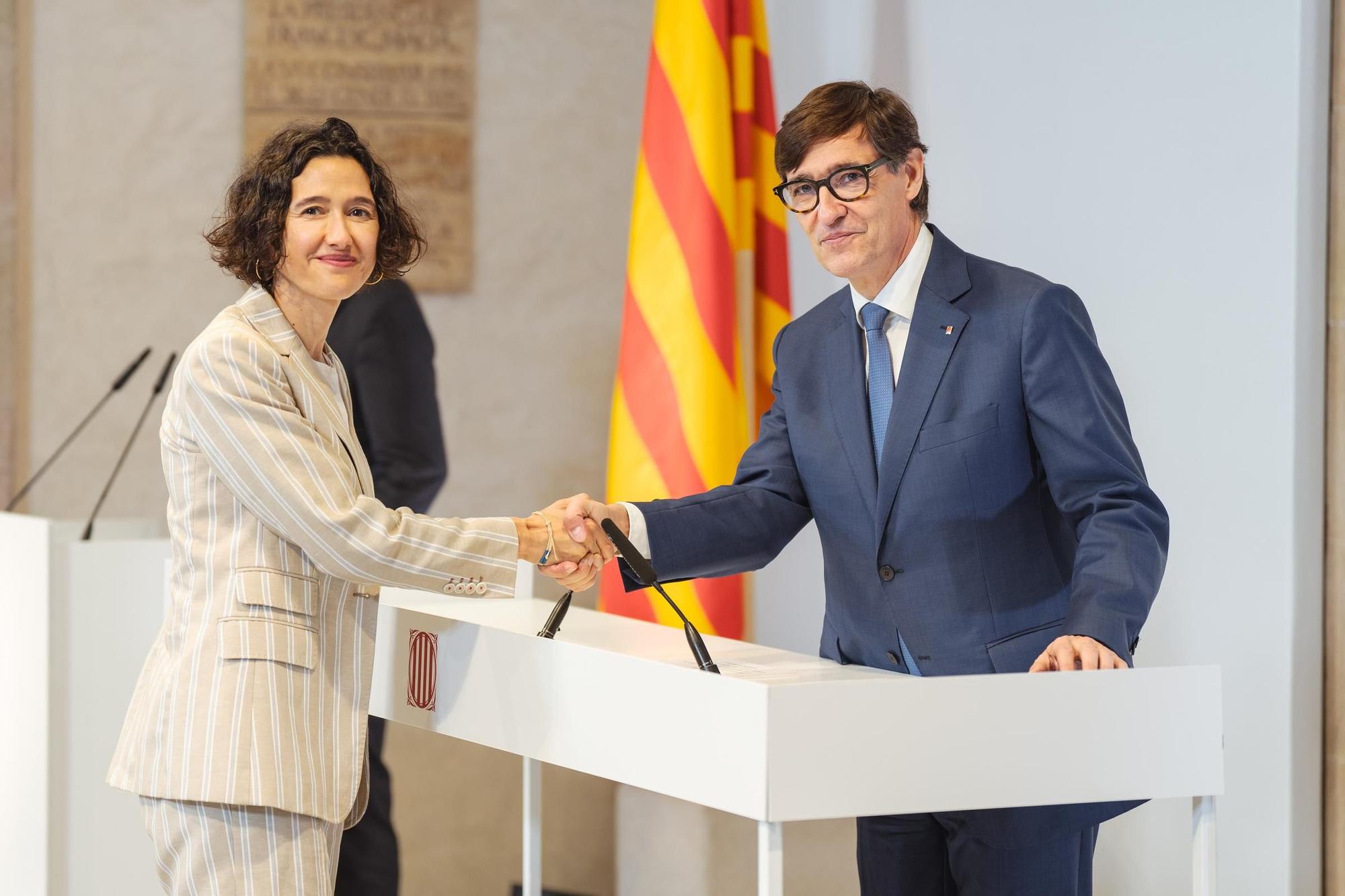 El 'president' Illa nombra a la hasta ahora alcaldesa Núria Parlon nueva 'consellera' de Interior de la Generalitat.