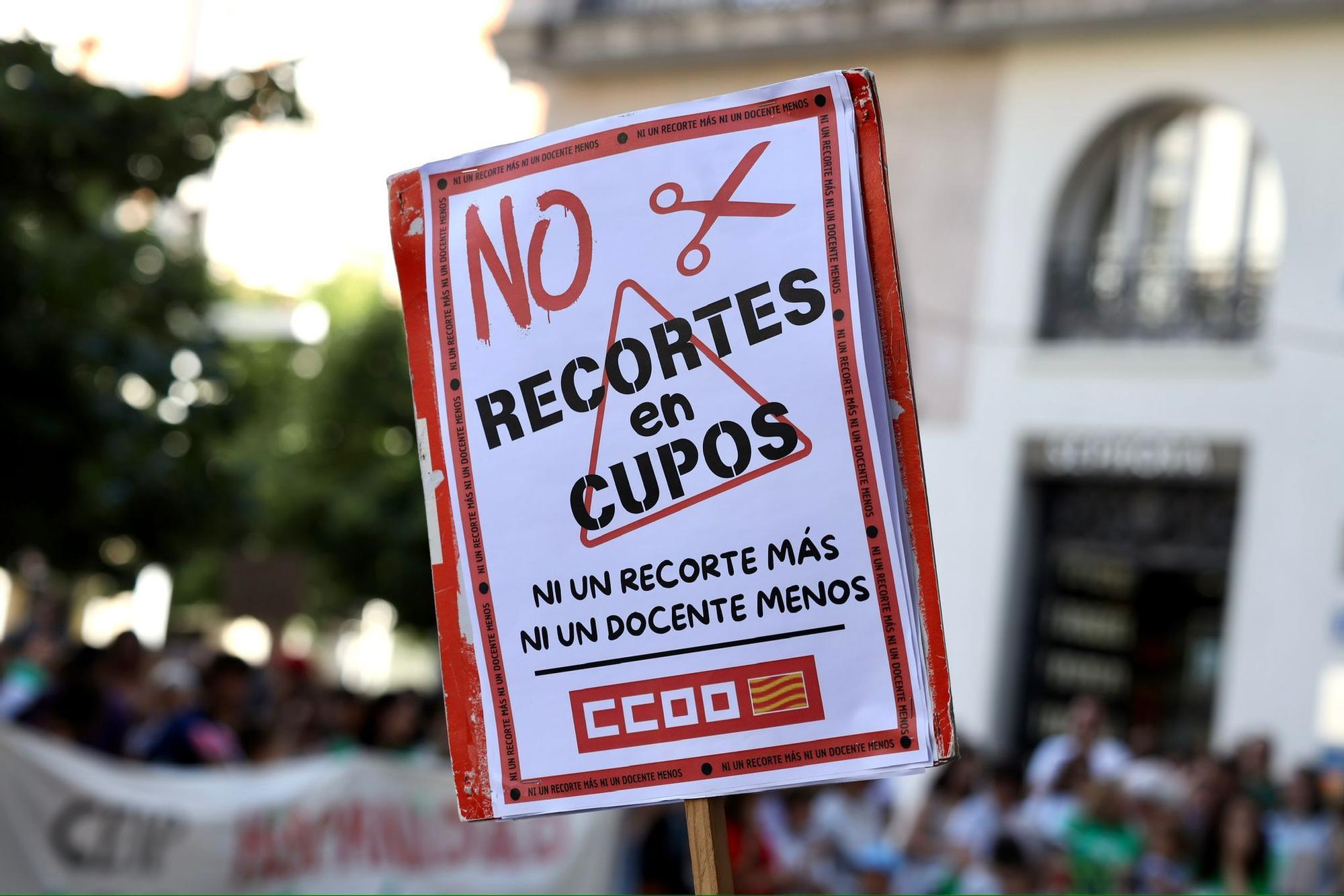 En imágenes | La 'marea verde' vuelve a las calles de Zaragoza contra los recortes en Educación