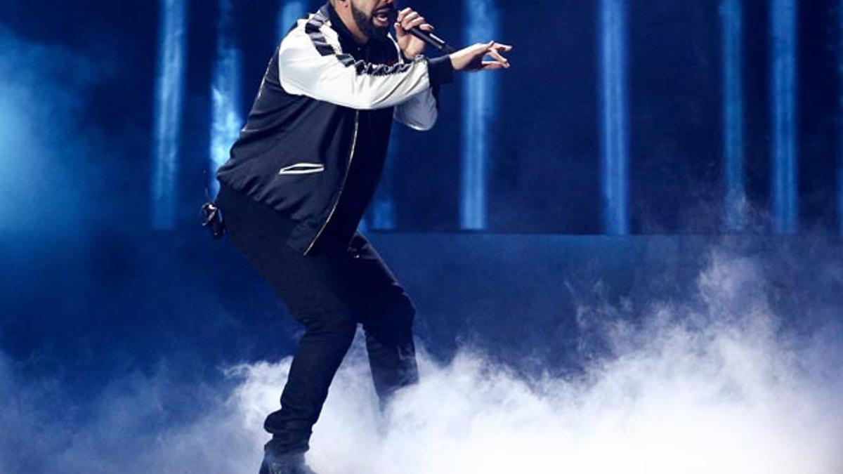 Drake suspende su gira por una lesión de tobillo