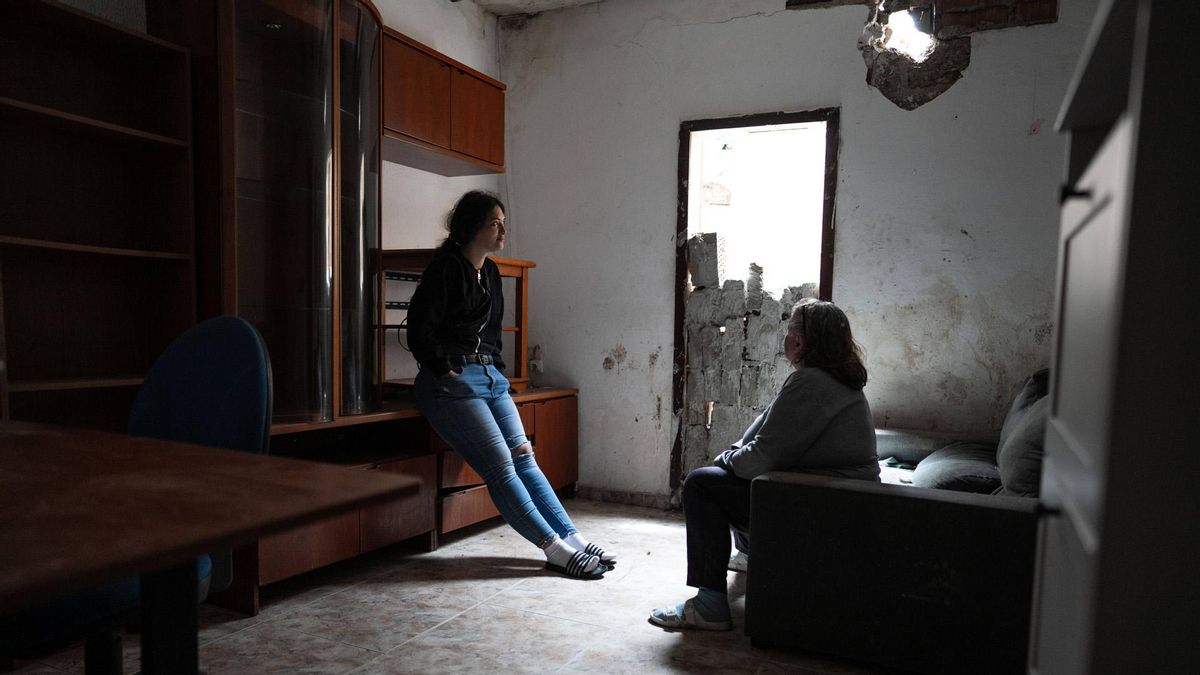 Viviendo entre ruinas en las últimas Casas Baratas del Bon Pastor