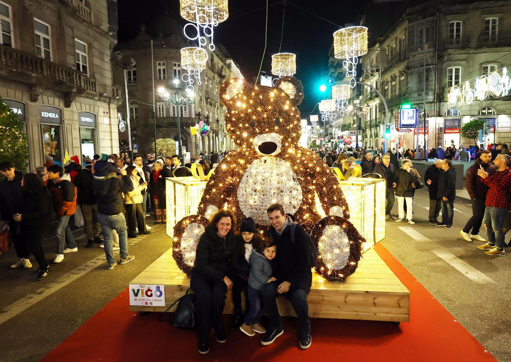 Las luces de Navidad atraen a miles de visitantes a Vigo