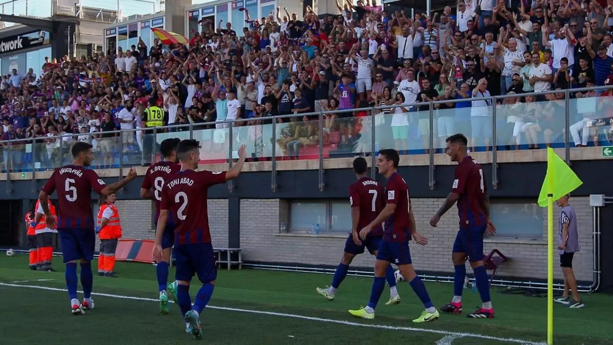 El Eldense agranda su fortaleza como local ante el Éibar