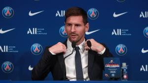 Lionel Messi presser in Paris