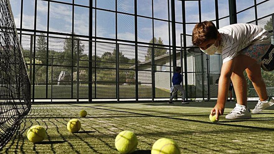 El deporte, un juego de niños en La Ería