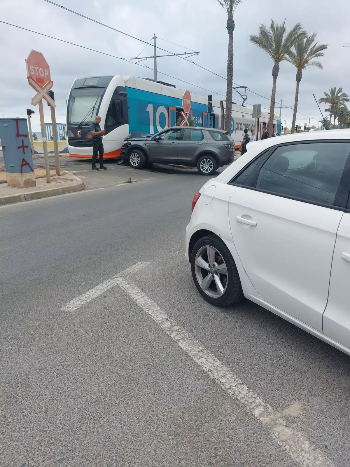 Colisión entre el TRAM y un vehículo en El Campello