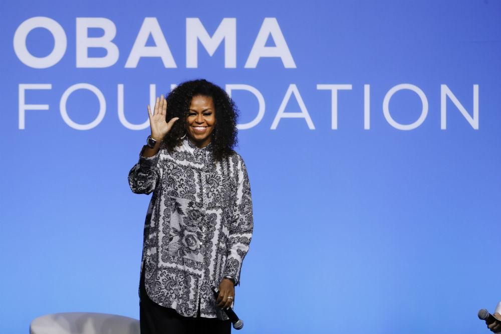 Michelle Obama con camisa estampada