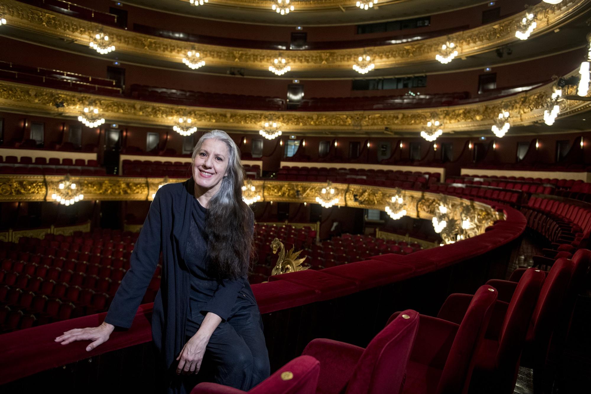 La coreógrafa y bailaora María Pagés en la balconada del Gran Teatre del Liceu con motivo del estreno en Barcelona de ‘De Scheherazade a Yo, Carmen’.