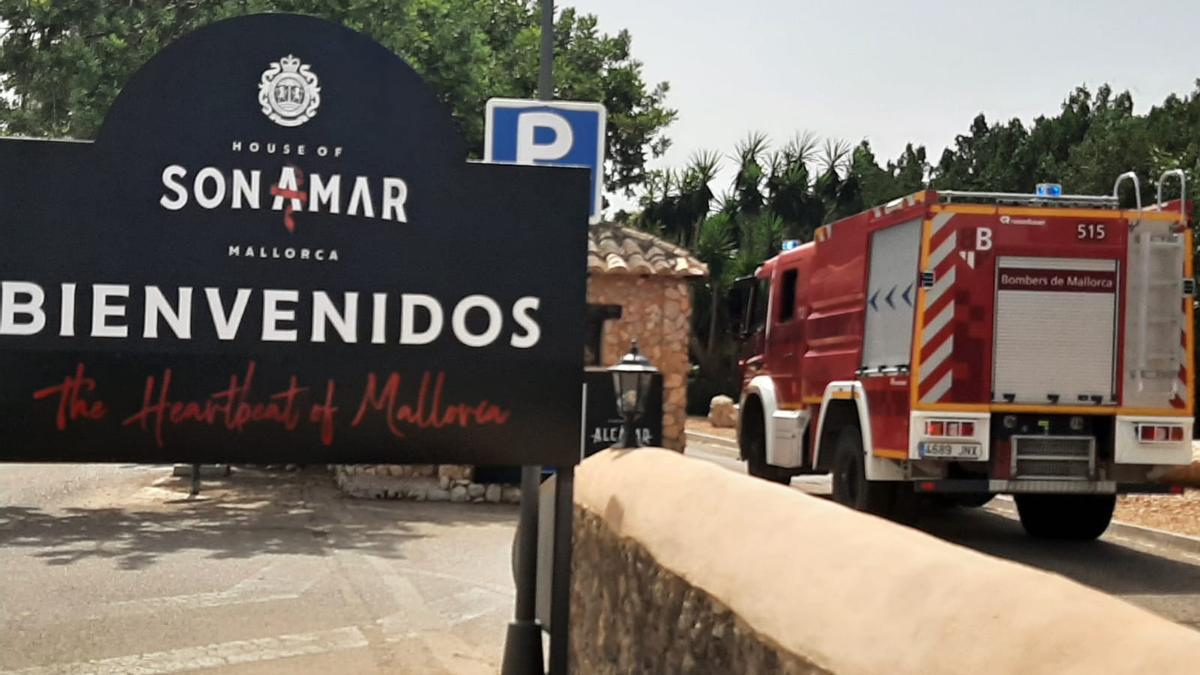 Un camión de bomberos entrando en Son Amar