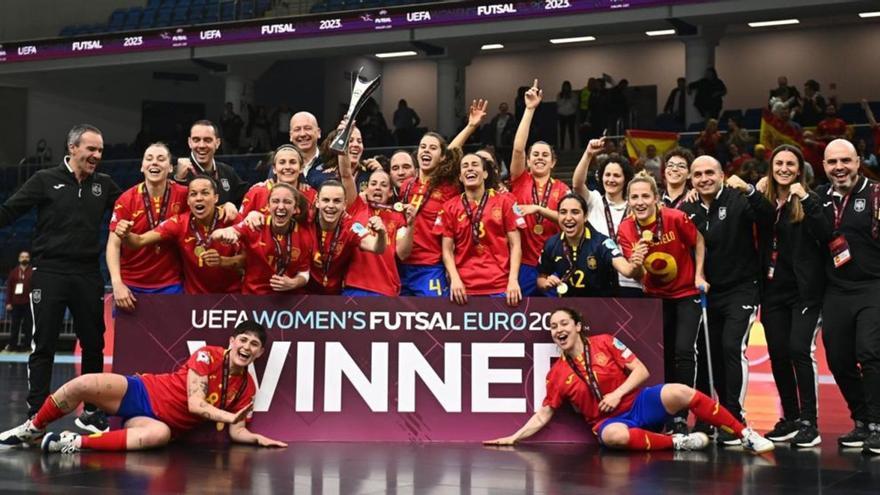 La selección española de fútbol sala, campeona de Europa. |  // @ACSFSFUTSAL