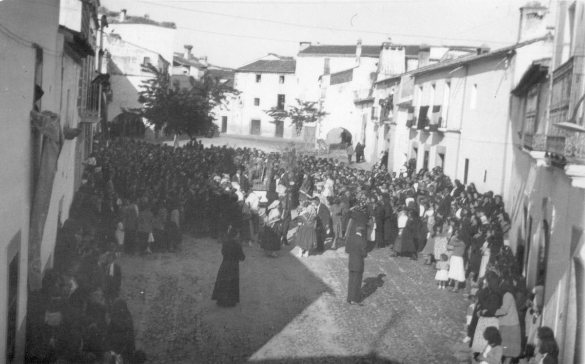Llegada de San Isidro a Malpartida de Cáceres en 1951.
