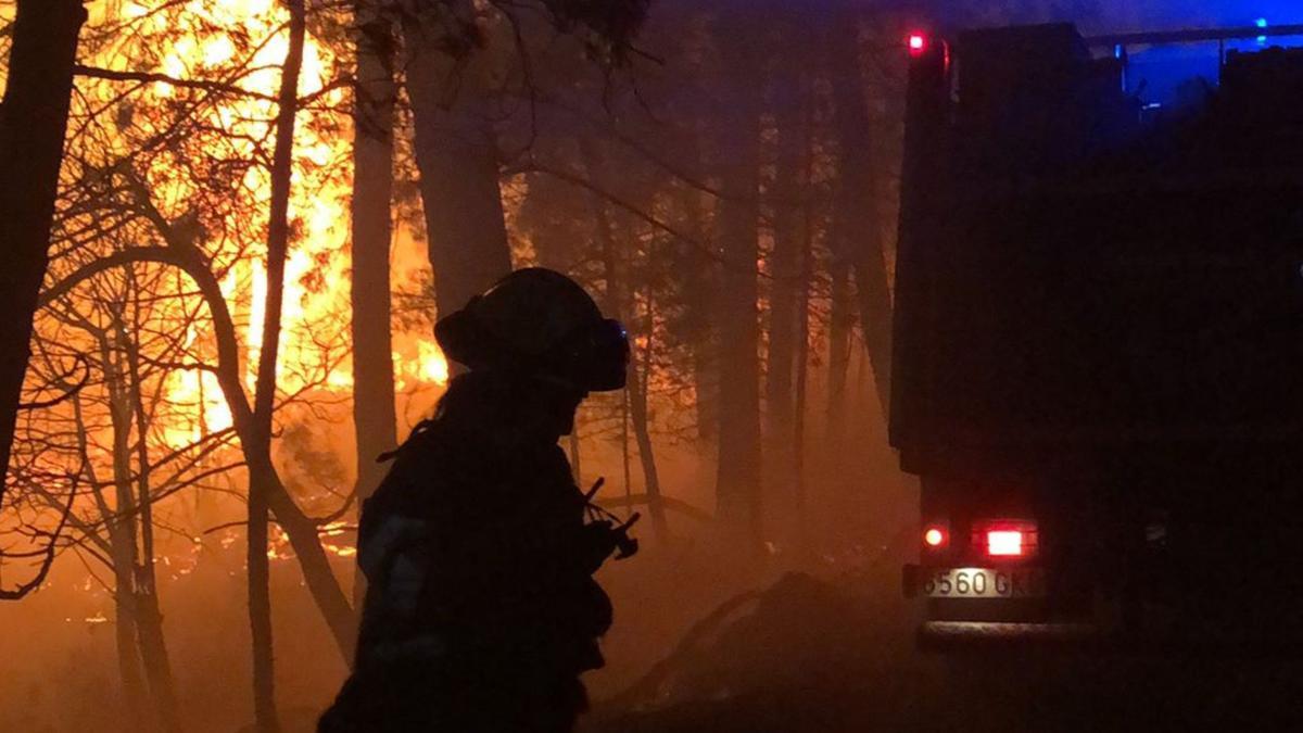 El incendio en el Alto Mijares ha calcinado ya 3.800 hectáreas.