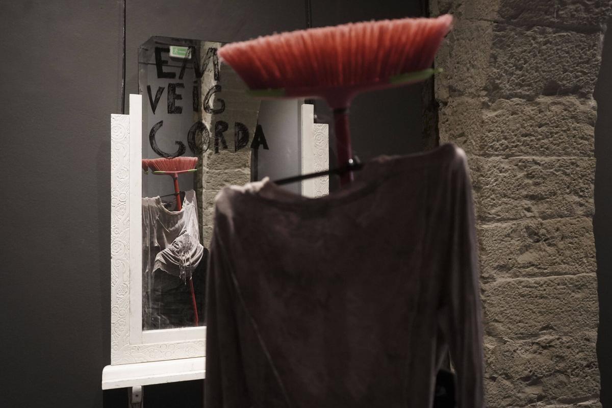 MANRESA . PLANA OM . COSSOS EN DISPUTA . DIALEGS PER UN AALTRA MIRADA