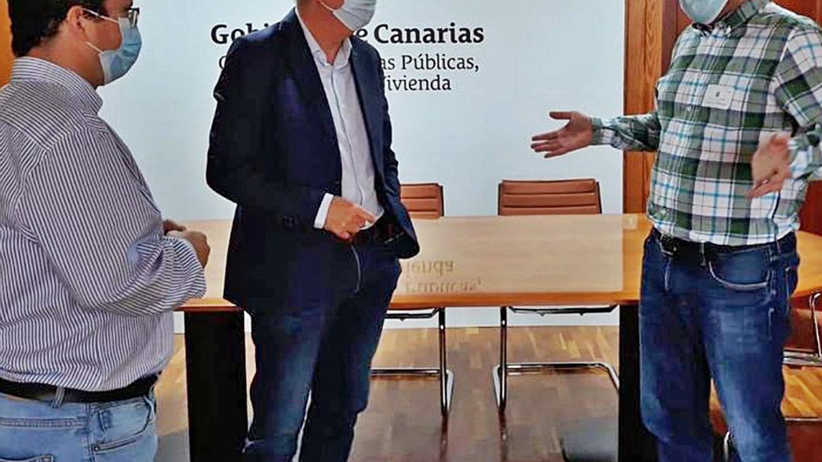 Moya exige la construcción de túneles para la GC-2 en el litoral de su municipio