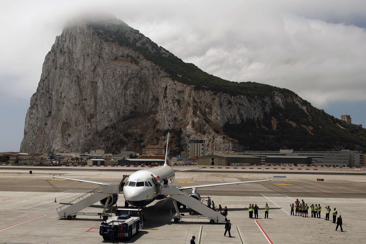 El aeropuerto de Gibraltar durante una visita oficial de la realeza británica, el 13 de junio de 2012.