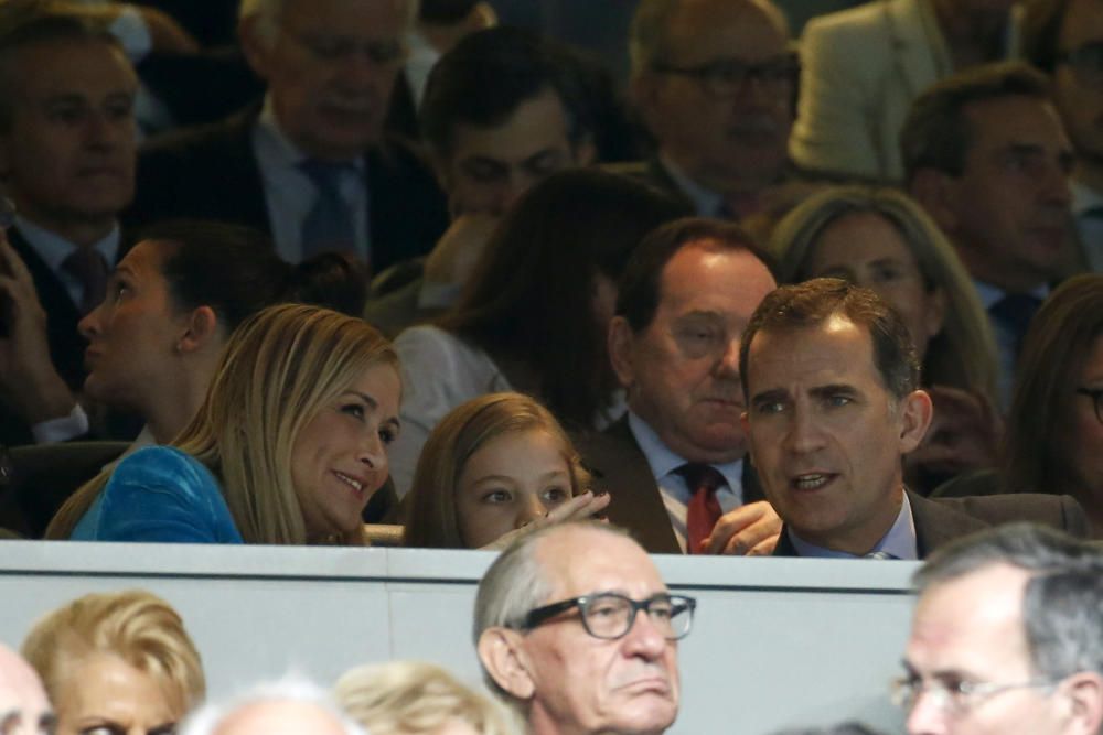 Felipe VI lleva a la Infanta Sofía al Bernabéu