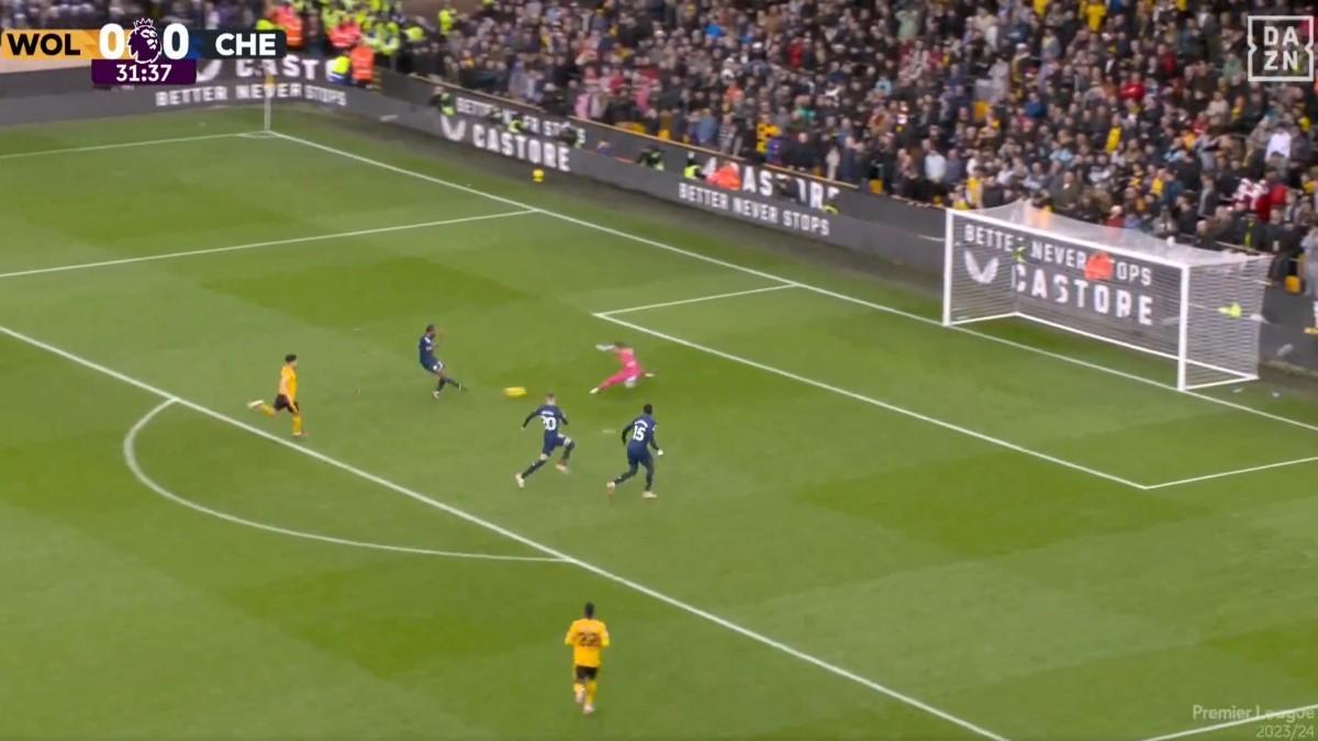 Sterling despercidió un tres contra uno ante el portero