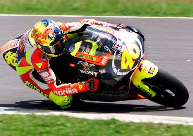 20 años del debut de Valentino Rossi en imágenes