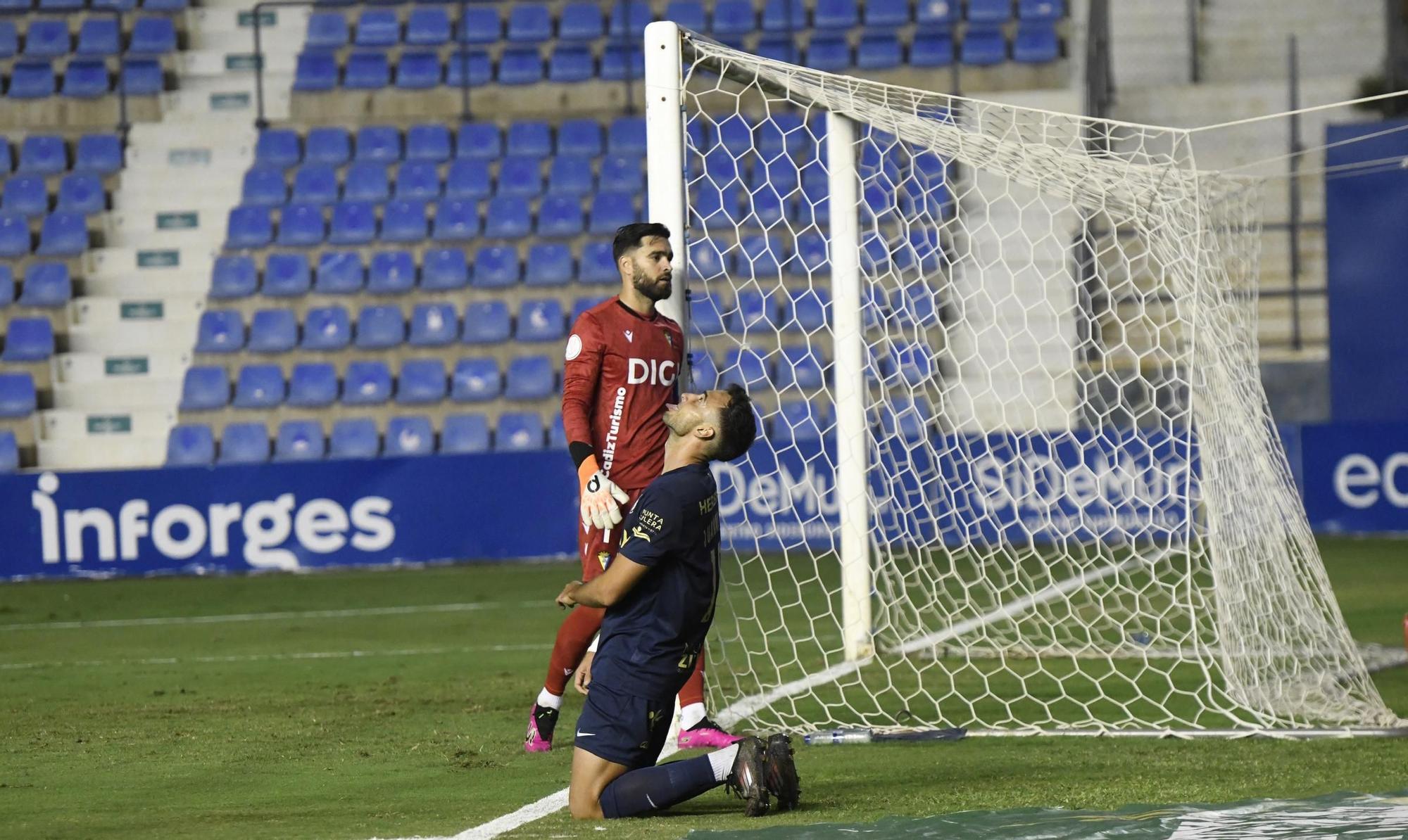 Imágenes del partido de la Copa del Rey UCAM Murcia - Cádiz