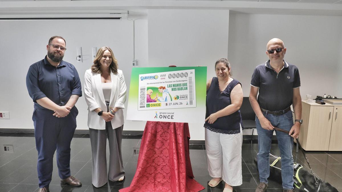 Presentación del nuevo cupón de la ONCE a favor de las personas sordociegas.
