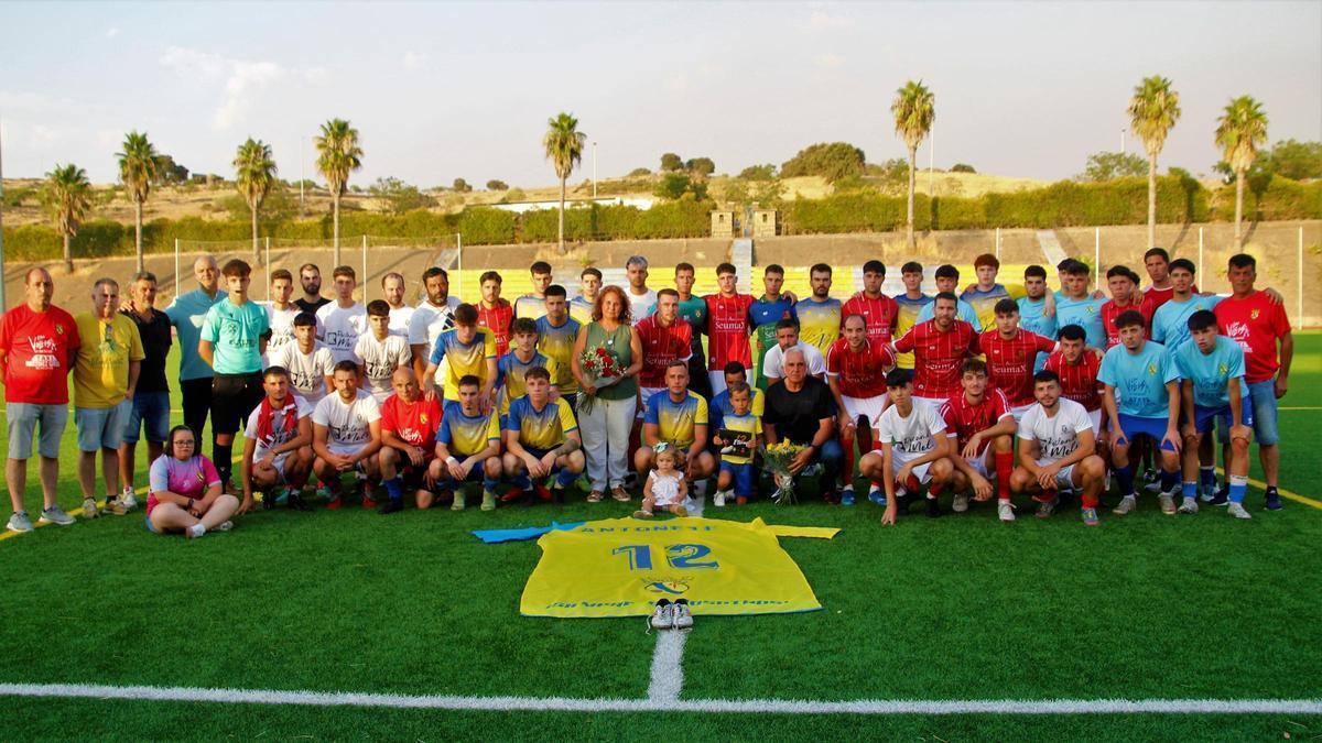 Antonio Galán Barrena recibió el homenaje de sus compañeros