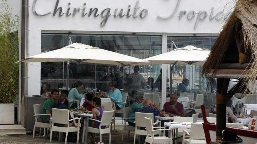 El acristalamiento de los chiringuitos es fundamental para mantener la actividad como restaurante todo el año.