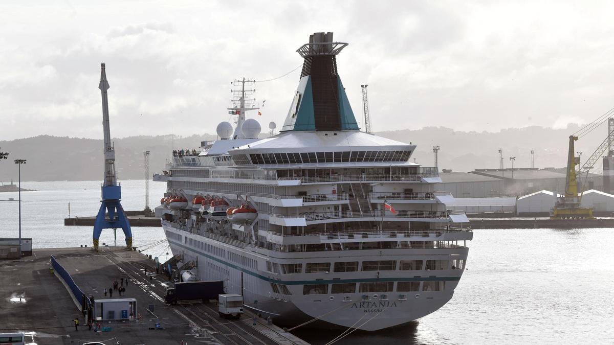 Crucero en el puerto de A Coruña