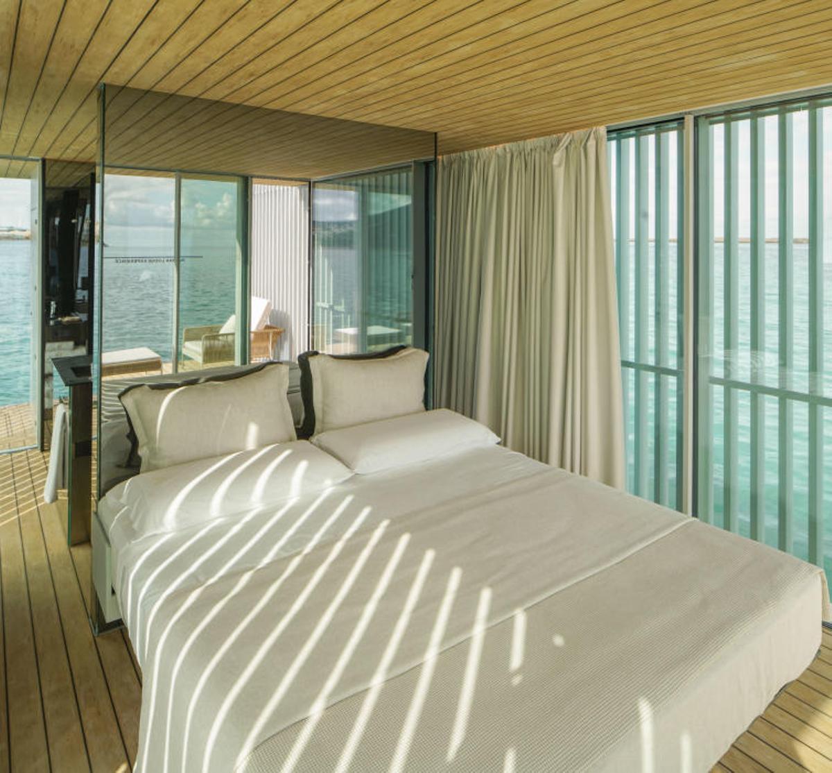 Así es la primera suite flotante del mundo, amarrada en Dénia