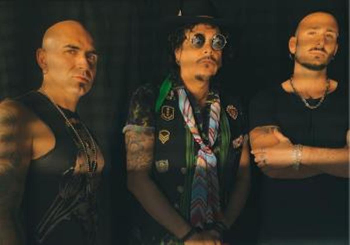 Maikel de la Riva y Los Enganches