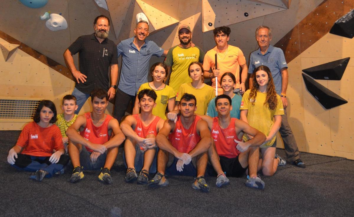 Equipo y escaladores de la Federación Madrileña de Montañismo