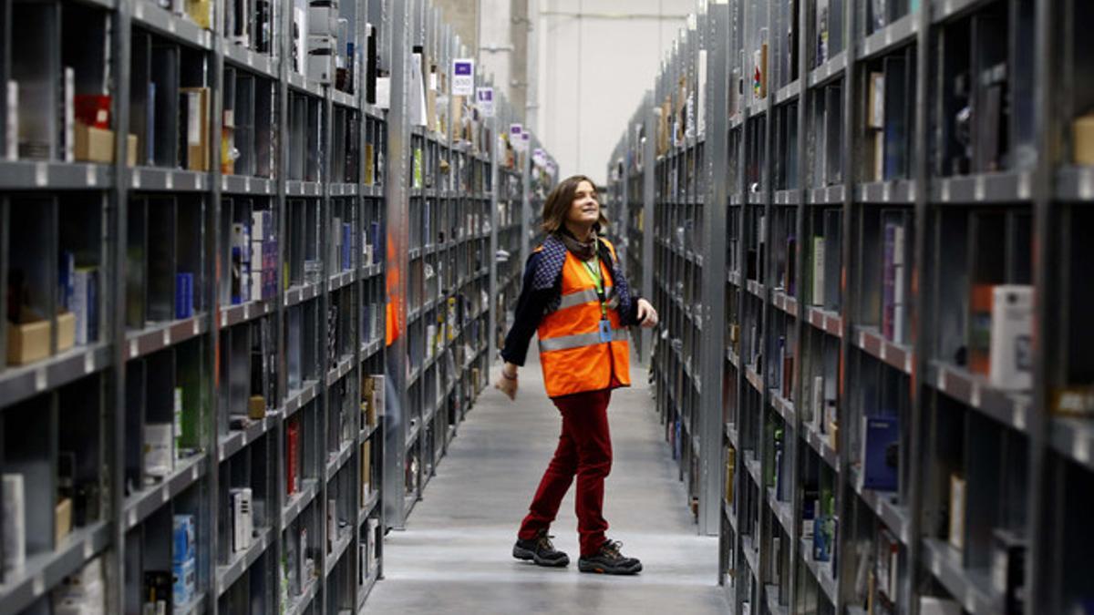 Zona de almacenaje de productos de Amazon en San Fernando de Henares.