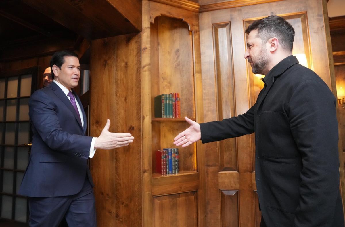 Zelensky habla con Rubio sobre el proceso de paz y le informa sobre los ataques rusos a la energía