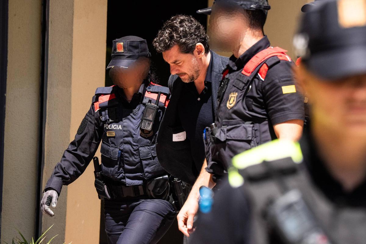 Jonathan Andic entrando a los juzgados de Martorell debido a la detencion por presunto homicidio de su padre Isak Andic.