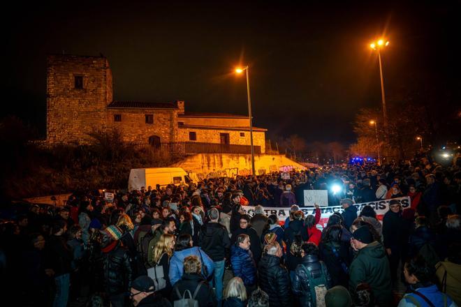 Concentraciones en Badalona a favor y en contra el desalojo de migrantes del B9
