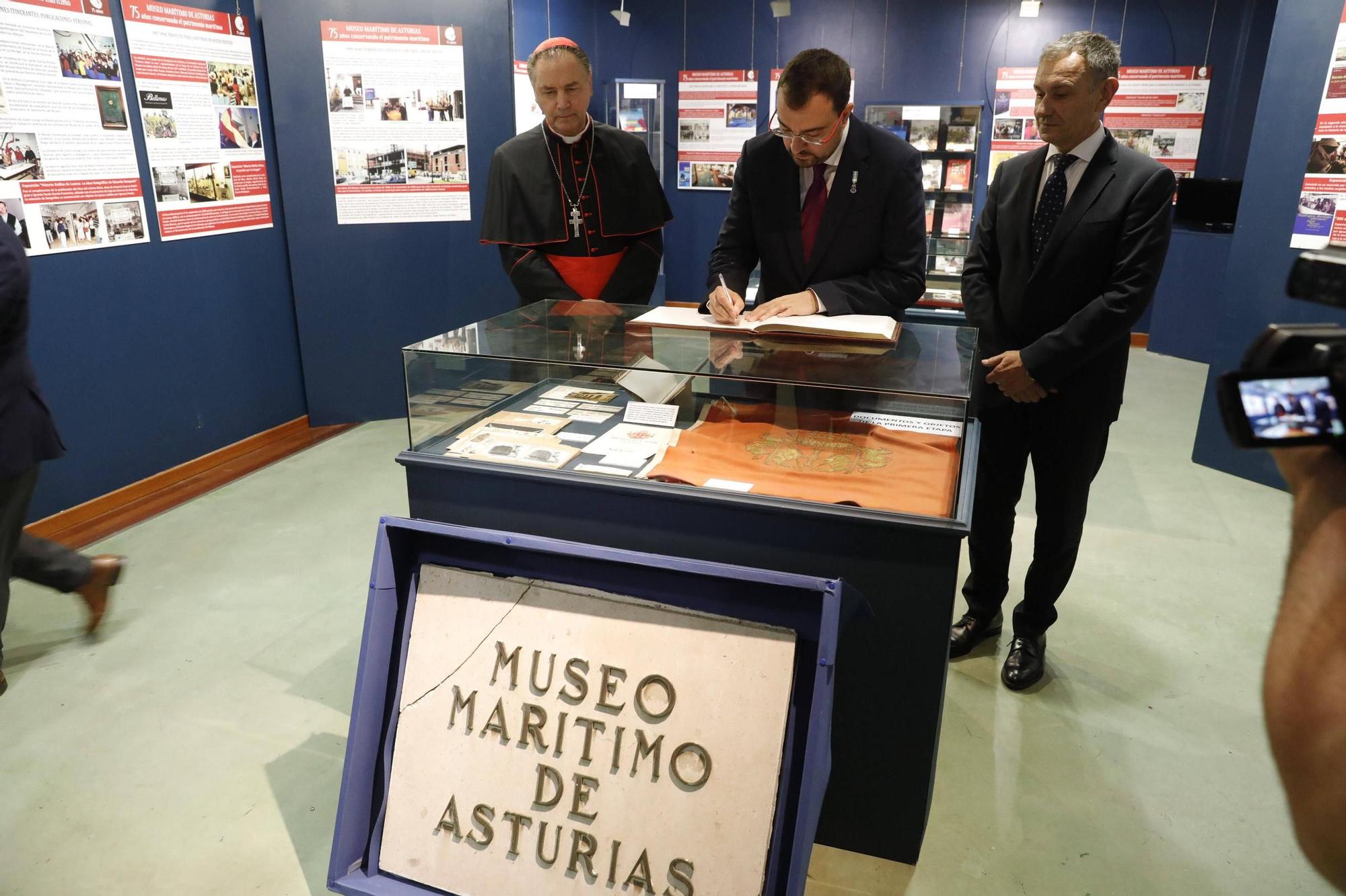 El cardenal Ángel  Fernández Artime recibe el título de Hijo Predilecto de Asturias en Luanco (Gozón)