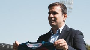 Javier Sanz de Arce, con la camiseta de la SD Huesca en El Alcoraz.