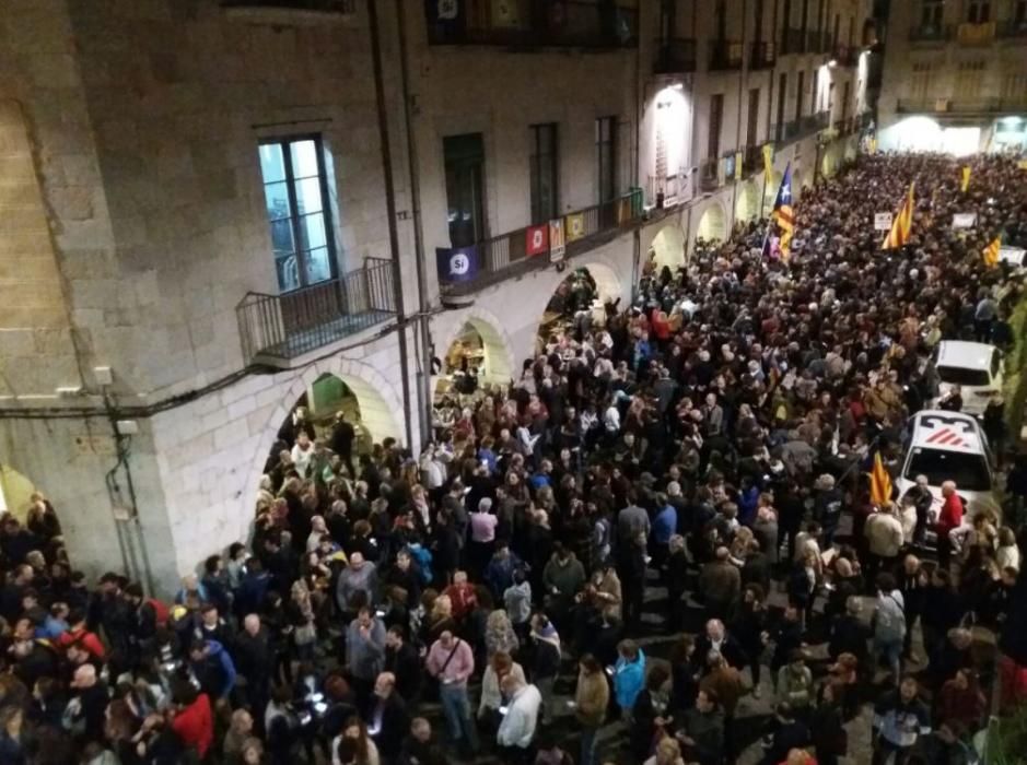 Concentració a Girona en rebuig a l'empresonament dels consellers